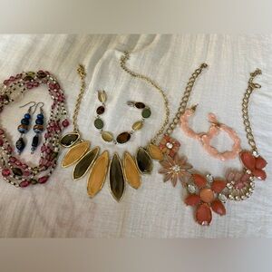 SPECIAL! Bundle‎ of Jewelries Lot to Wear Resell Variety Necklaces Earrings